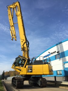 NFDC Komatsu sponsor demolition machines