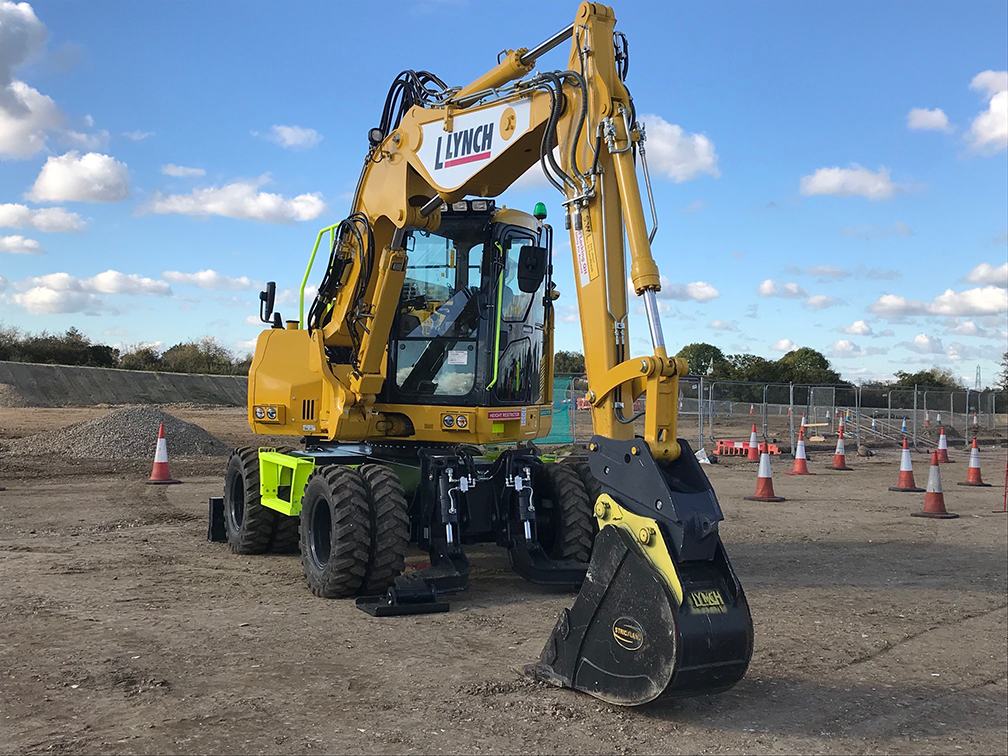 Lynch Plant Hire PW118MR-11 Wheeled Excavator Rubber duck Komatsu